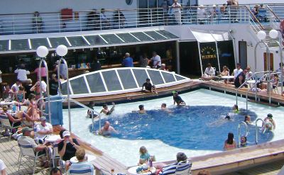 Norwegian Dream pool deck