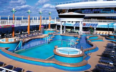 Norwegian Dawn pool deck